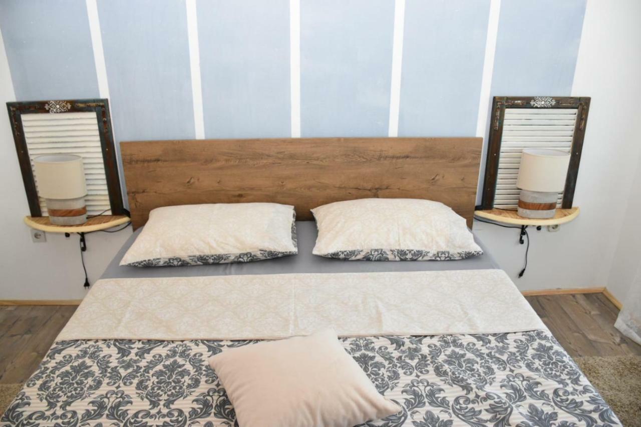Velebit Apartment ราชานาส ภายนอก รูปภาพ