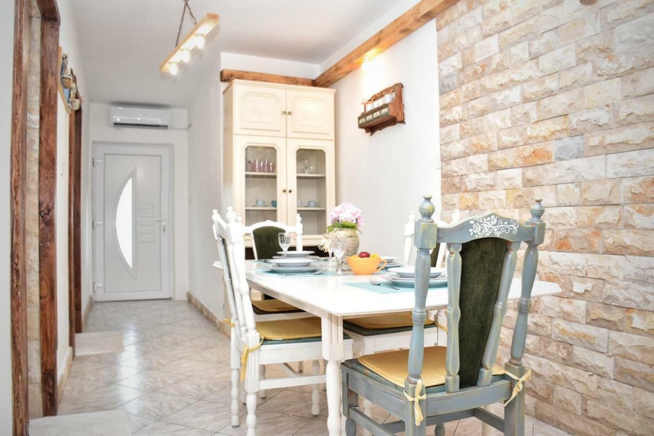 Velebit Apartment ราชานาส ภายนอก รูปภาพ